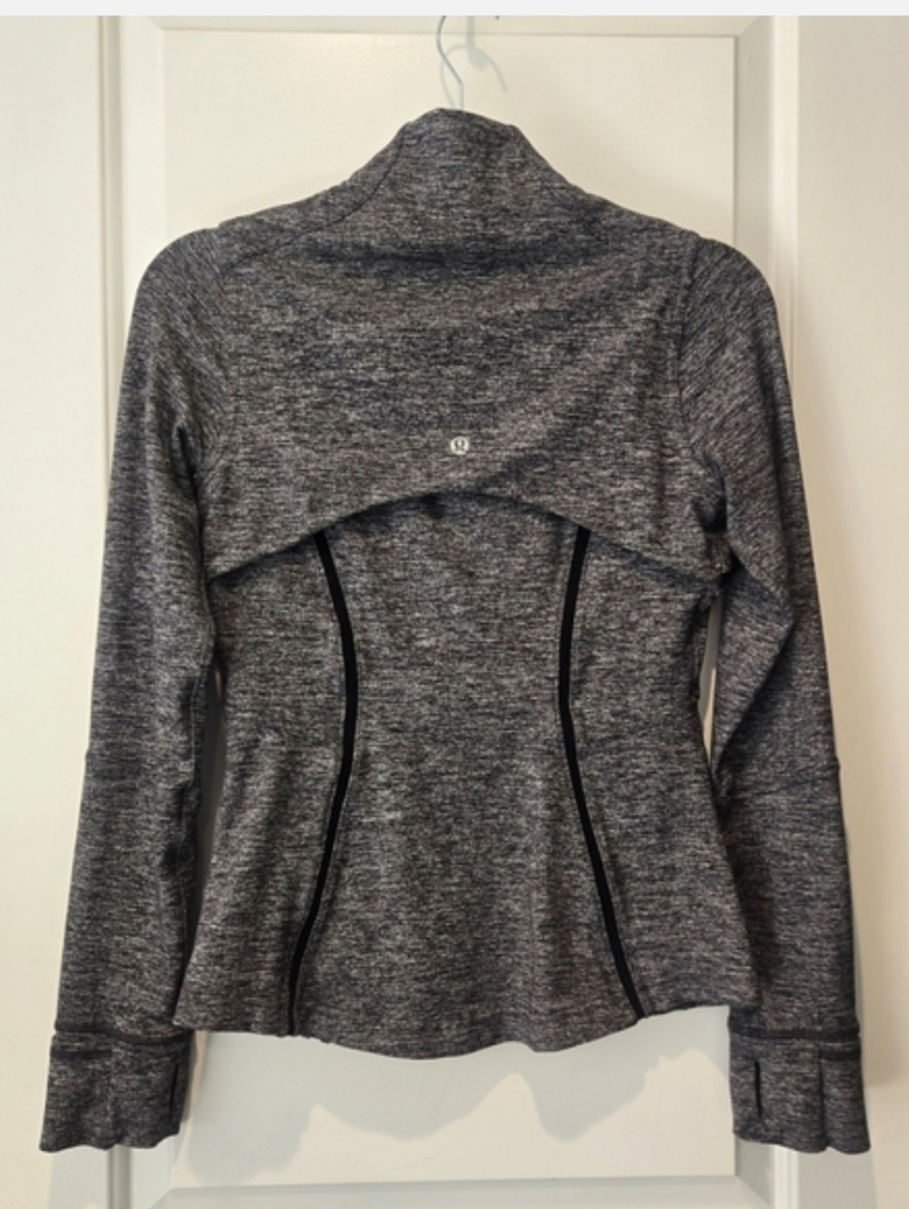 EUC- lululemon Define Special Edition Jacket Wing Mesh Heathered Black Size 6 - Picture 6 of 10